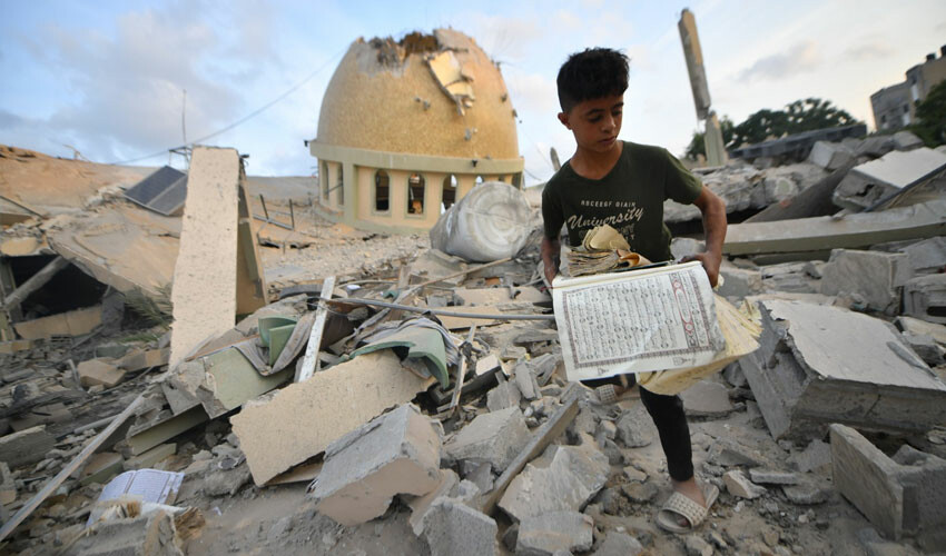 İsrail sivilleri ve camileri hedef aldı: Gazze yerle bir oldu