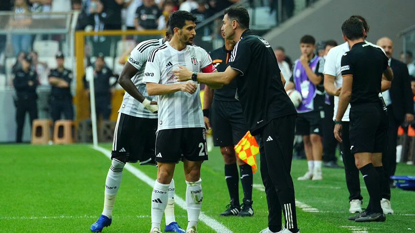 Beşiktaş Burak Yılmaz'la devam edecek mi?  Beşiktaş Burak Yılmaz'la devam edecek mi?