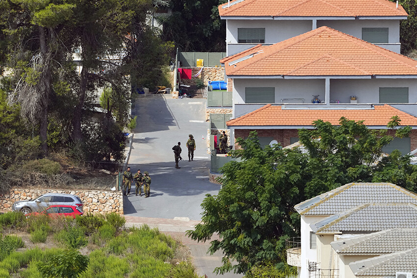 İsrail bomba yağdırdı, Lübnan ordusu vatandaşlarını uyardı: Sınırdan uzaklaşın İsrail bomba yağdırdı, Lübnan ordusu vatandaşlarını uyardı: Sınırdan uzaklaşın