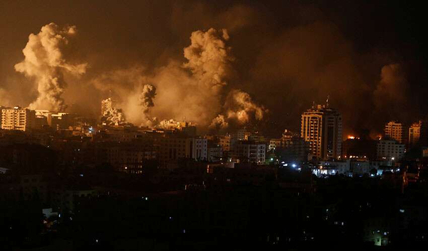 Hamas-İsrail çatışmasında can kaybı katlanıyor: 687 Filistinli, 800'den fazla İsrailli hayatını kaybetti Hamas-İsrail çatışmasında can kaybı katlanıyor: 687 Filistinli, 800'den fazla İsrailli hayatını kaybetti