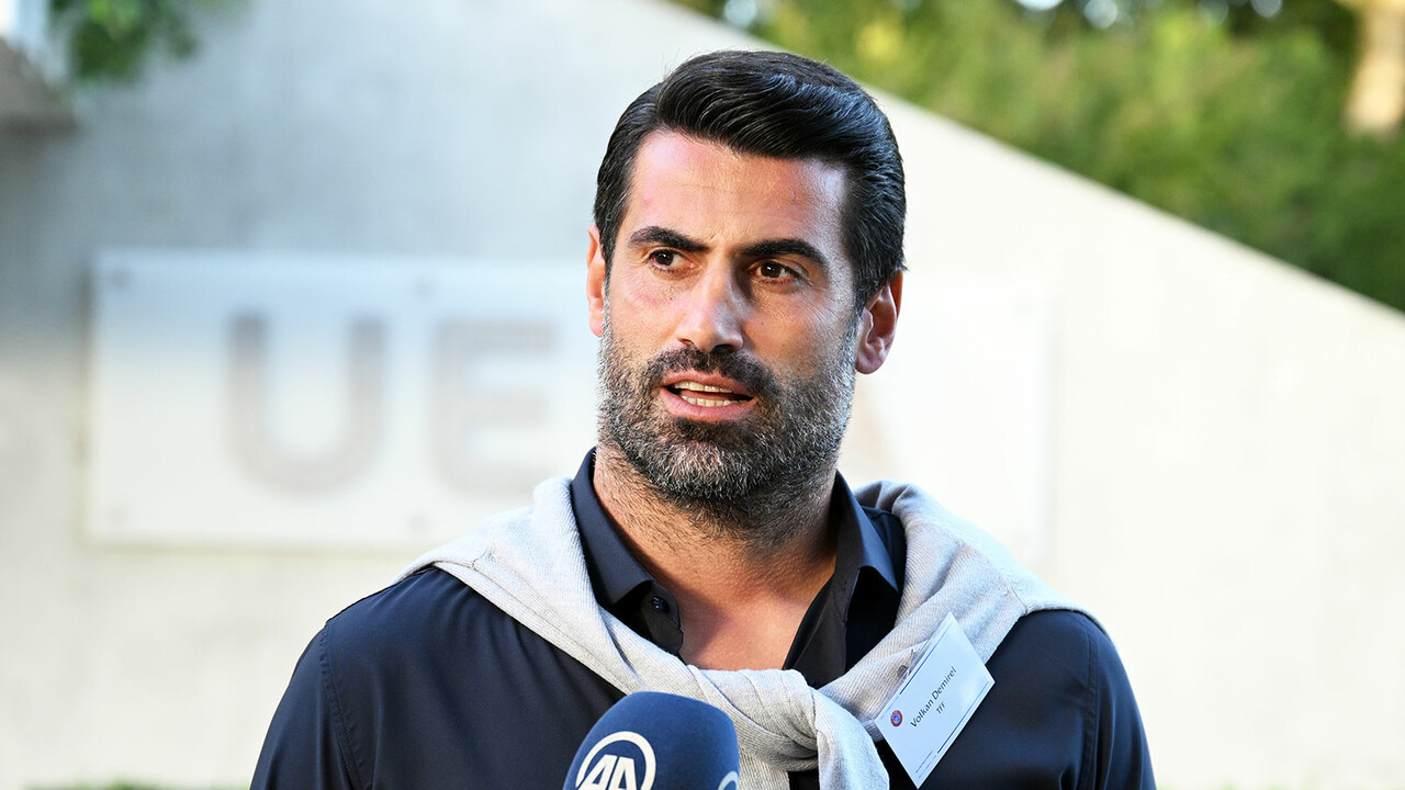 TFF Futbol Elçisi Volkan Demirel: Gelmiş geçmiş en iyi kaleci Gianluigi Buffon'dur TFF Futbol Elçisi Volkan Demirel: Gelmiş geçmiş en iyi kaleci Gianluigi Buffon'dur