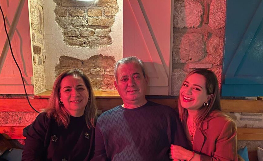 Depremde tüm ailesini kaybeden genç kızın 'kiracı' çilesi: Çaresizliği yürek sızlattı Depremde tüm ailesini kaybeden genç kızın 'kiracı' çilesi: Çaresizliği yürek sızlattı