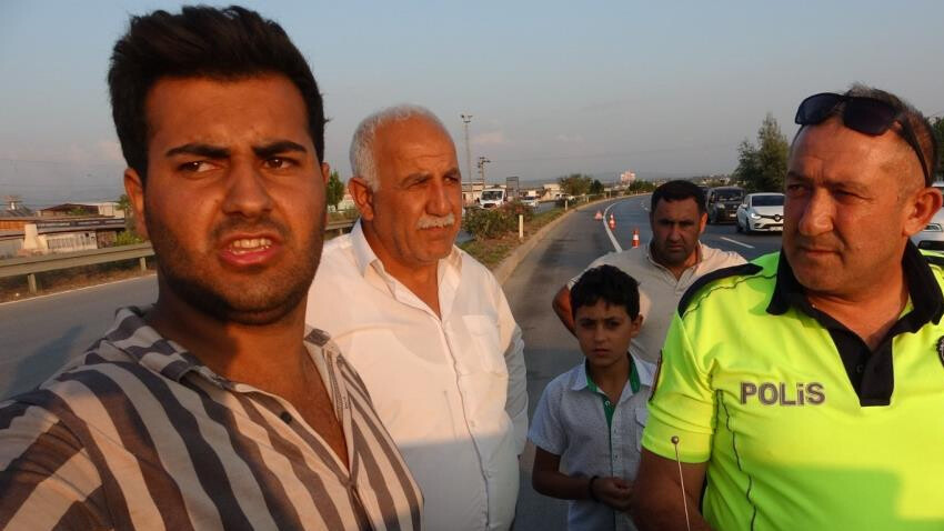 Bariyerlere çarpıp hurdaya döndü, burnu bile kanamadan araçtan çıktı! 3. araç iddiası ortalığı karıştırdı Bariyerlere çarpıp hurdaya döndü, burnu bile kanamadan araçtan çıktı! 3. araç iddiası ortalığı karıştırdı