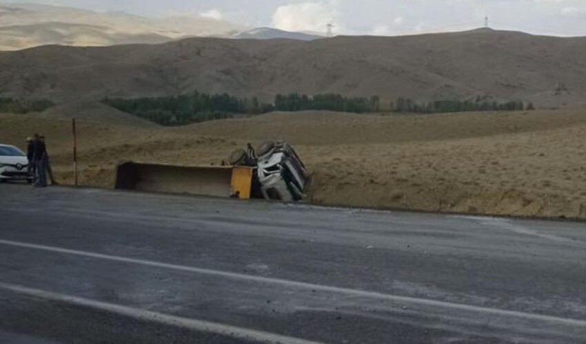 Sağanak hayatı olumsuz etkiledi: Kayganlaşan yollar kazayı da beraberinde getirdi