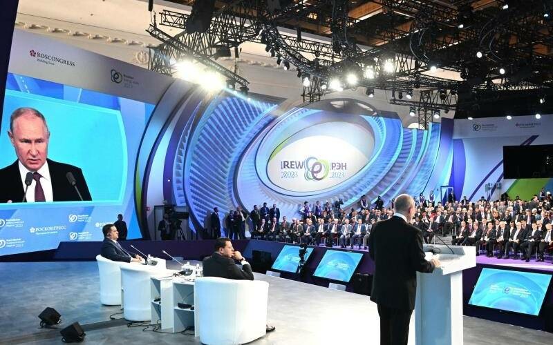 Putin: Türkiye’de doğal gaz merkezi kurulması tüm tarafların yararına olacak Putin: Türkiye’de doğal gaz merkezi kurulması tüm tarafların yararına olacak