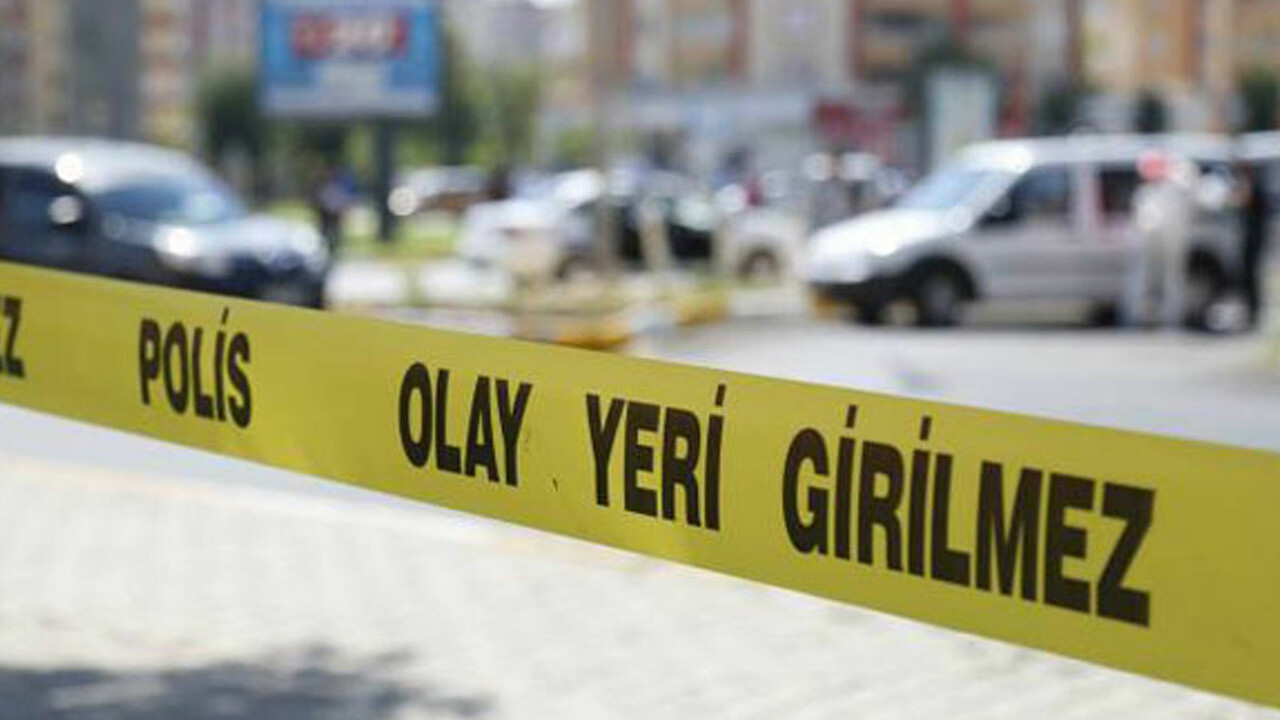 Adana&#039;da akıllara durgunluk veren olay! Giyim mağazasına silahlı saldırı: 1 ölü, 1 yaralı