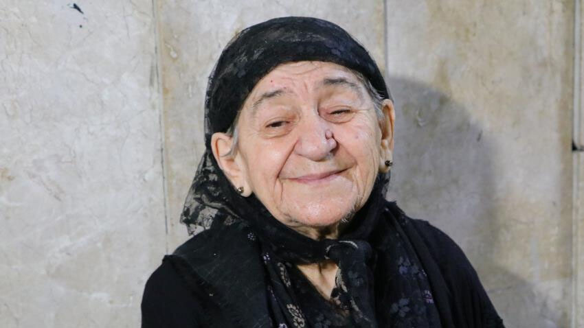 Komşuların şikayetiyle ortaya çıktı! 2 kamyon çöp çıkarılan evin sahibinin yürek yakan hikayesi Komşuların şikayetiyle ortaya çıktı! 2 kamyon çöp çıkarılan evin sahibinin yürek yakan hikayesi