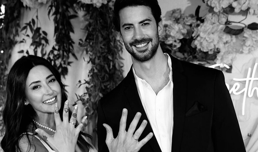 Melek Mosso evlendi, düğün sonrası gelinliğiyle konser verdi