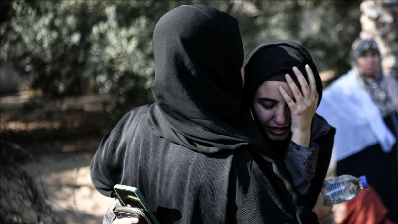 Bombardımana rağmen evlerini terk etmeyen Gazzeliler vasiyetlerini paylaştı Bombardımana rağmen evlerini terk etmeyen Gazzeliler vasiyetlerini paylaştı