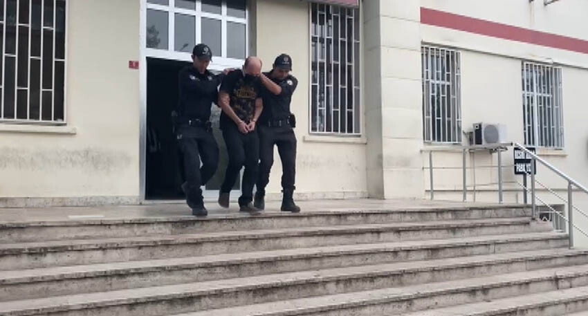 Edirne'deki vahşette sıcak gelişme! Annesini öldürüp cesedi ile 15 saat oturan zanlı tutuklandı