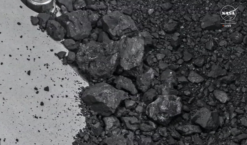 NASA canlı yayınla kutuyu açtı: Asteroid Bennu'da karbon ve su bulundu nasa bennu asteroidi