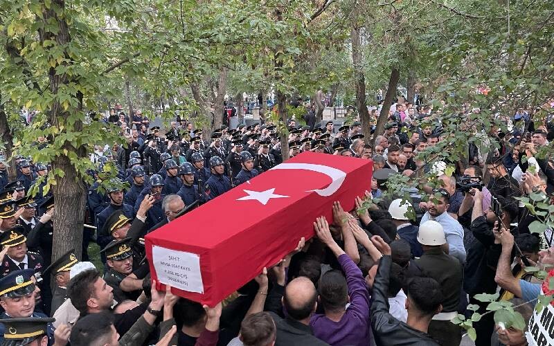 Pençe-Kilit şehidi Konya'da son yolculuğuna uğurlandı Pençe-Kilit şehidi Konya'da son yolculuğuna uğurlandı