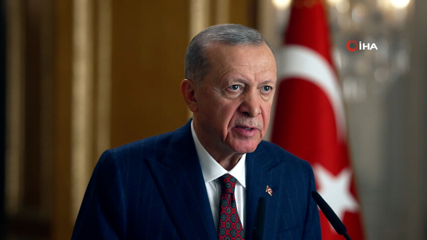 Depremzedeler konutlarına kavuşuyor! Cumhurbaşkanı Erdoğan teslim tarihini duyurdu Cumhurbaşkanı Erdoğan, deprem konutlarının teslimi için tarih verdi.
