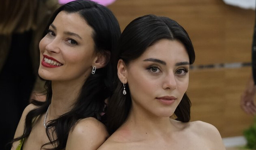 Kızılcık Şerbeti'nde rol alan M&uuml;jde Uzman ile Sıla T&uuml;rkoğlu