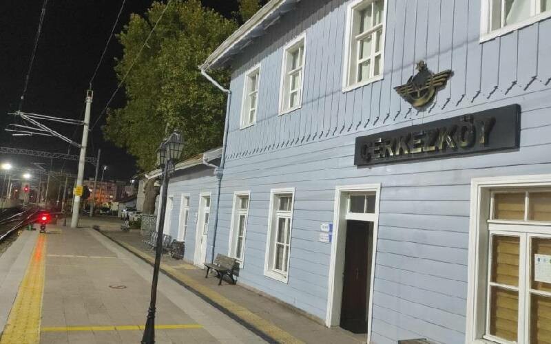 Yaşlı adamın feci sonu! Trene yetişmeye çalışırken canından oldu