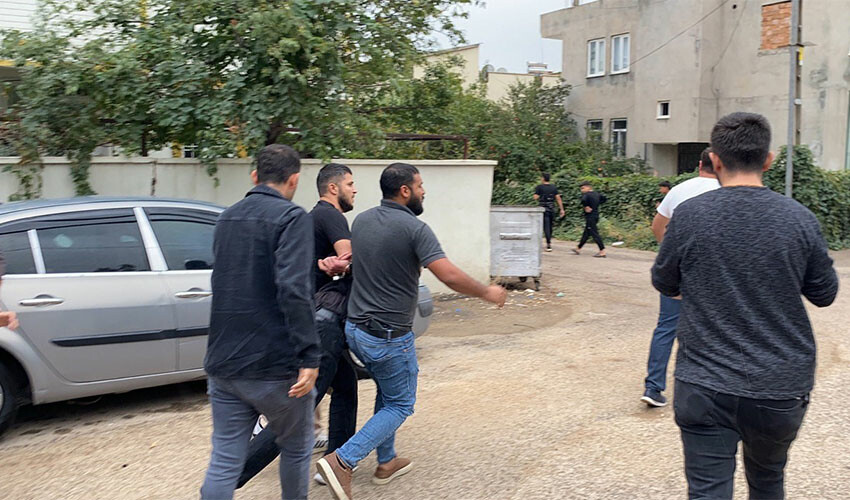 Film sahnelerini aratmadı: Şüpheli ile polis ekiplerinin kovalamacası kamerada Film sahnelerini aratmadı: Şüpheli ile polis ekiplerinin kovalamacası kamerada
