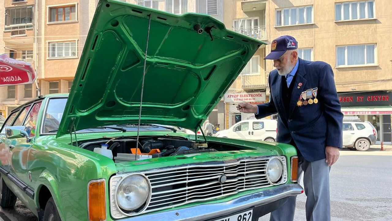 Gelen tüm teklifleri reddediyor: Kore Gazisi 48 yıllık aracını satmıyor Gelen tüm teklifleri reddediyor: Kore Gazisi 48 yıllık aracını satmıyor