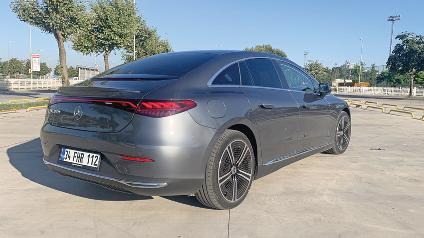 Mercedes EQE 350: 250 lira ile 450 kilometre yol yapıyor Mercedes EQE 350: 250 lira ile 450 kilometre yol yapıyor