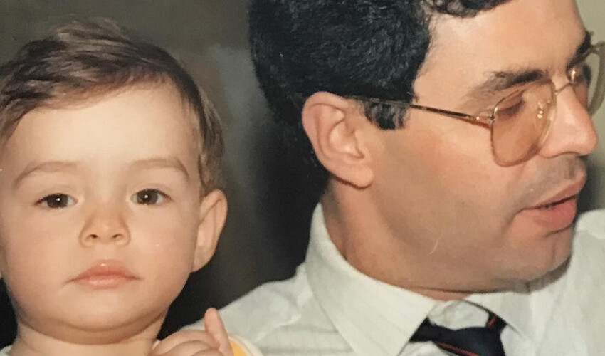 Oyuncu Özge Özpirinçci babasının ölüm nedenini açıklayıp içini döktü Özge Özpirinçci'den duygusal paylaşım...