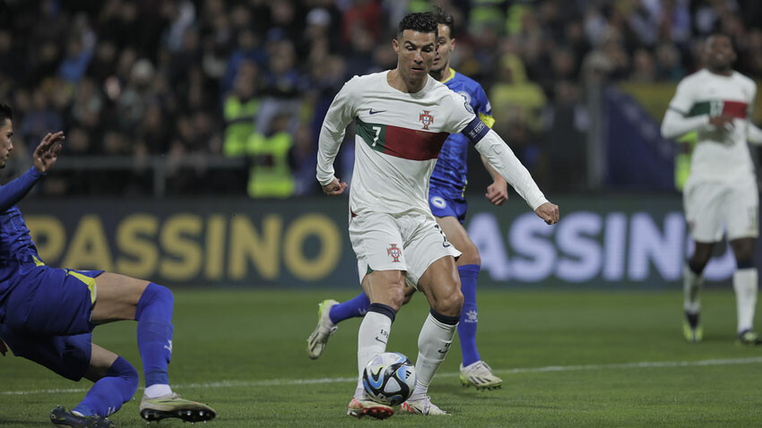 Makine durmuyor! Cristiano Ronaldo Portekiz Milli Takımı ile 127 gole ulaştı