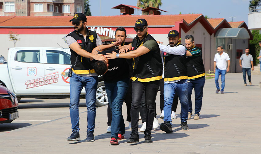 Fırına gelen uncuyu gasp ettiler: O anlar saniye saniye kameraya yansıdı Fırına gelen uncuyu gasp ettiler: O anlar saniye saniye kameraya yansıdı
