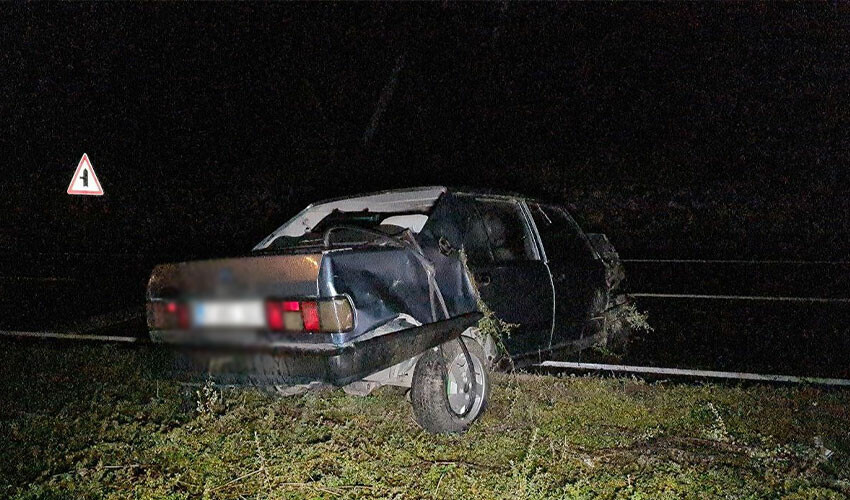 Aracın motoru yola fırladı: Sürücünün burnu bile kanamadı Aracın motoru yola fırladı: Sürücünün burnu bile kanamadı