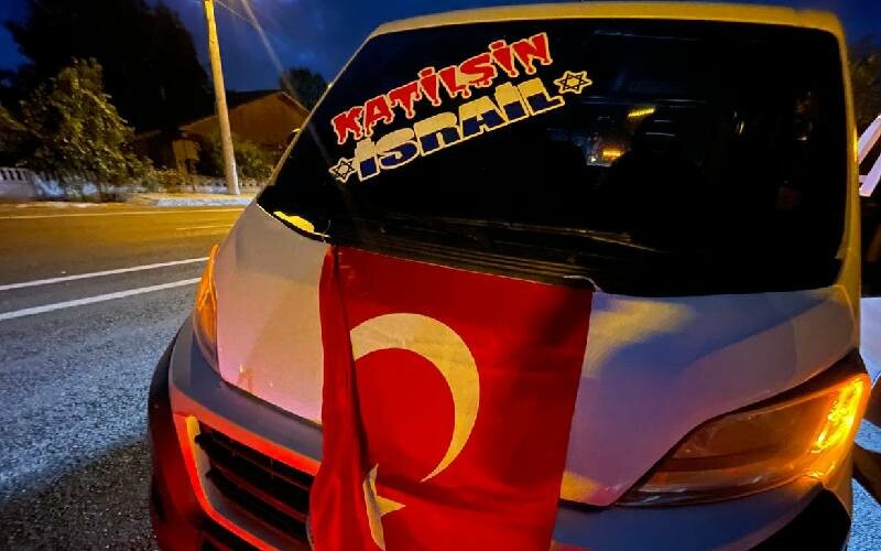 Çekici sürücüleri İsrail'in Gazze'deki saldırısını protesto etti