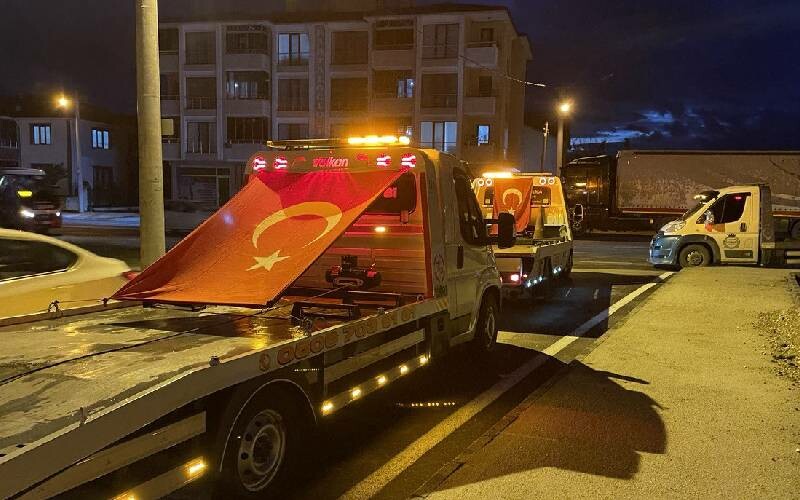 Çekici sürücüleri İsrail'in Gazze'deki saldırısını protesto etti