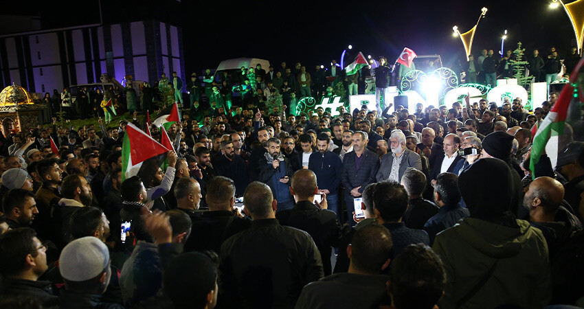 İsrail'in Gazze'de hastane saldırısı Türkiye'de protesto ediliyor: On binler meydanlara indi İsrail'in Gazze'de hastane saldırısı Türkiye'de protesto ediliyor: On binler meydanlara indi