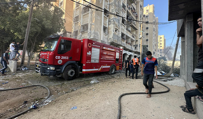 İsrail Gazze'de mülteci kampındaki camiyi vurdu: Ölü ve yaralılar var İsrail Gazze'de mülteci kampındaki camiyi vurdu: Ölü ve yaralılar var
