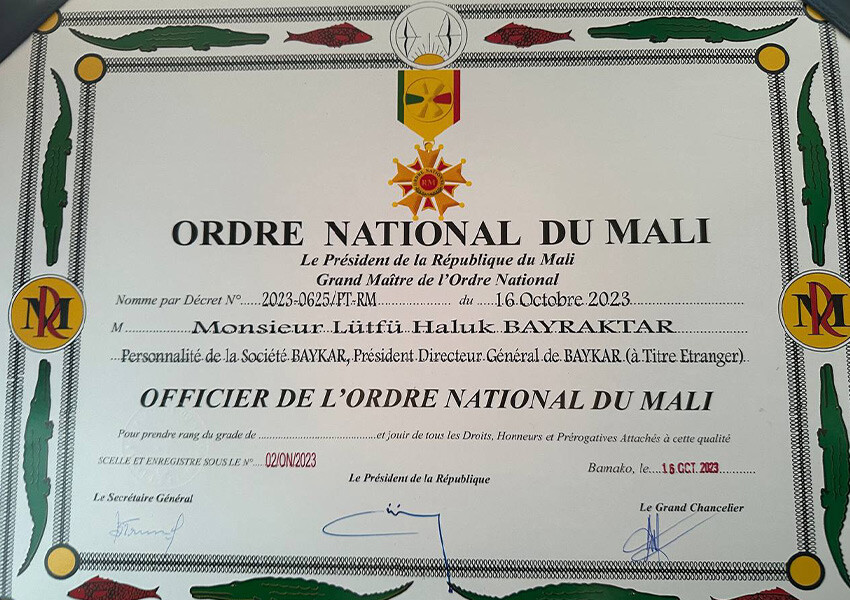 Mali'den Haluk Bayraktar'a Ulusal Nişan haluk bayraktar mali devlet nişanı