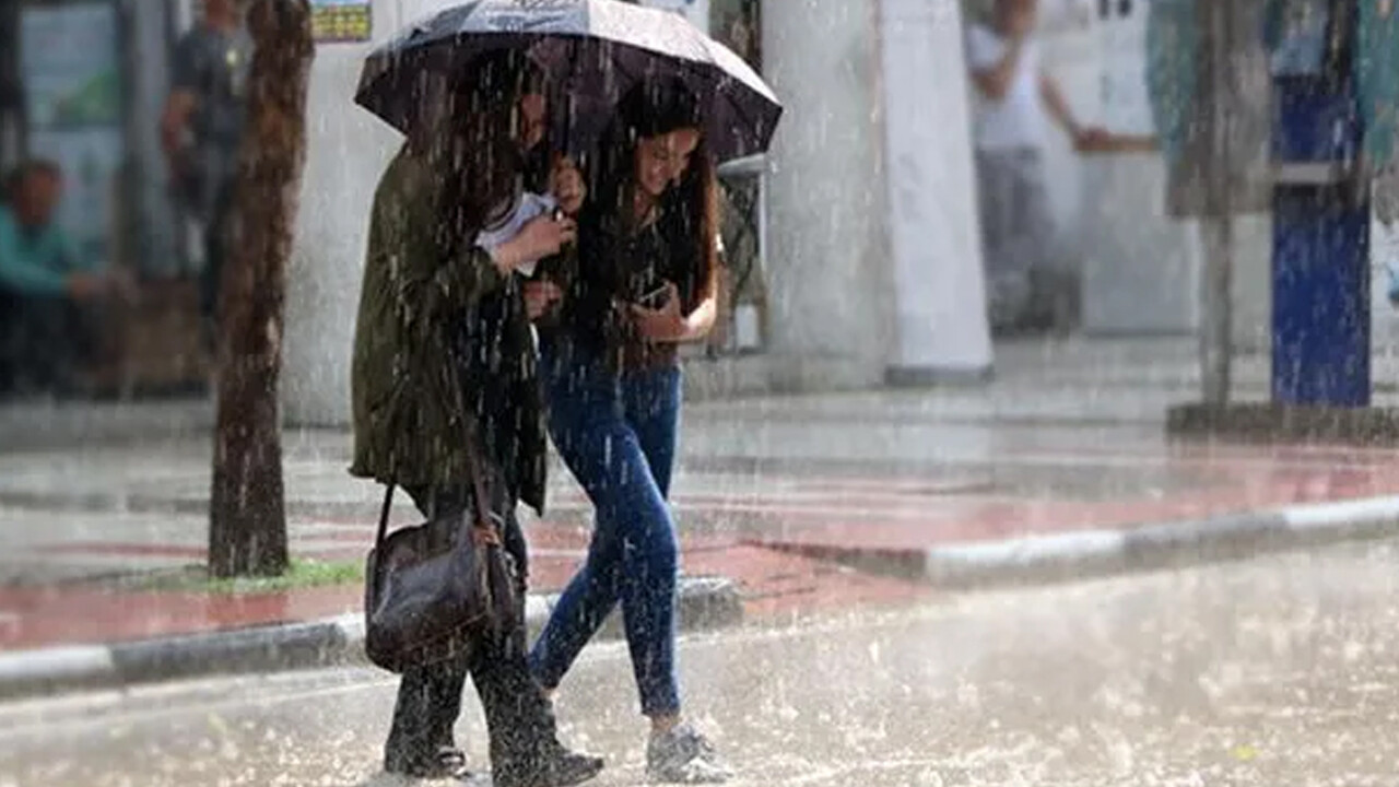 Meteoroloji&#039;den 14 il için sarı kodlu uyarı: Gök gürültülü sağanak geliyor, sel ve baskınlara dikkat