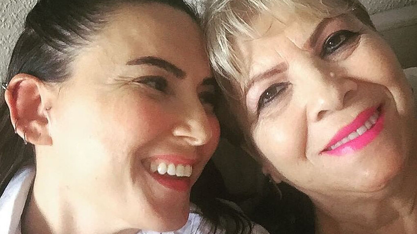 Şebnem D&ouml;nmez ve annesi Saadet D&ouml;nmez