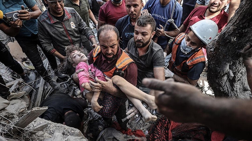 Siyonistlerden yalan bombardımanı: İsrail'i aklama yarışı Batılı ülkeler, defalarca yasaklı fosfor bombası kullanan, el-Ehli Baptist Hastanesini vuracağını önceden açıklayan İsrail’in son katliamını da gizleme yarışına girdi.
