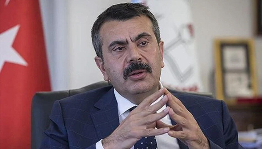 MEB duyurdu: Yarın bütün okullarda Filistin için saygı duruşunda bulunulacak MEB duyurdu: Yarın bütün okullarda Filistin için saygı duruşunda bulunulacak