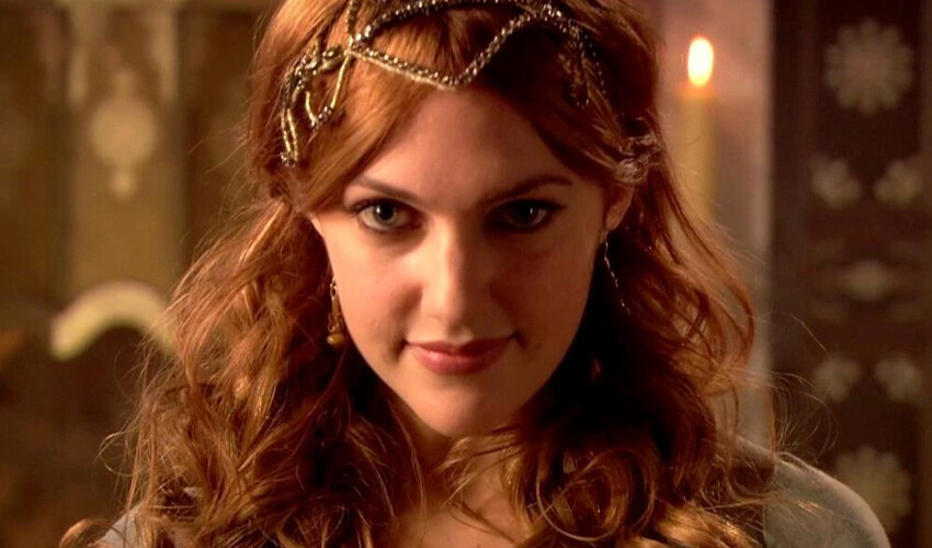 Estetiği fazla kaçıran Meryem Uzerli takipçilerini hüsrana uğrattı Estetiği fazla kaçıran Meryem Uzerli takipçilerini hüsrana uğrattı