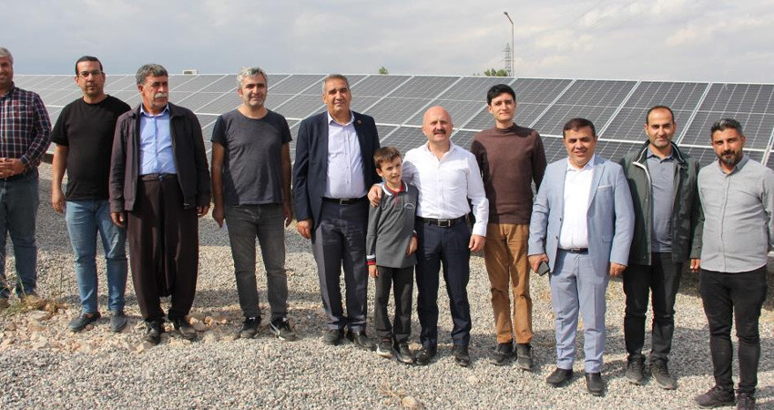 Enerji üretimine bir örnek de Adıyaman! Hem tasarruf hem de yıllık  1 milyon 900 kilowatt elektrik elde ediliyor Enerji üretimine bir örnek de Adıyaman! Hem tasarruf hem de yıllık  1 milyon 900 kilowatt elektrik elde ediliyor