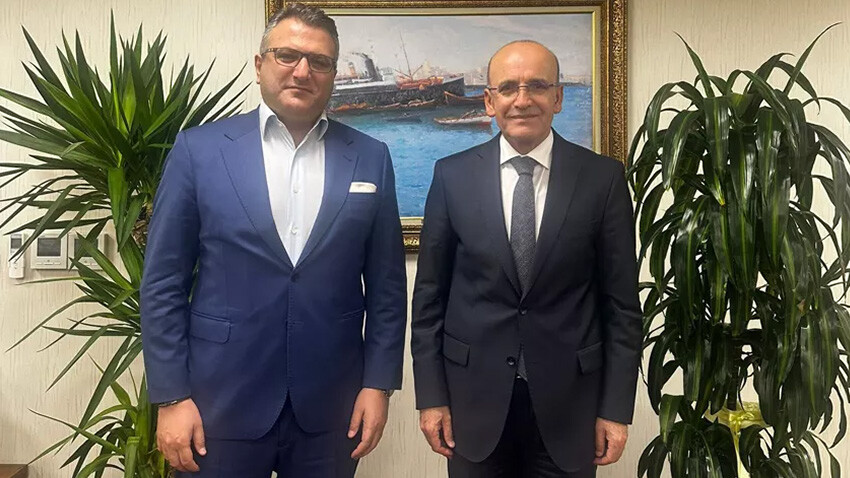Bakan Şimşek'ten emekli ve memur maaşına zam için önemli mesaj: En iyisini yapacağız Bakan Şimşek'ten emekli ve memur maaşına zam için önemli mesaj: En iyisini yapacağız