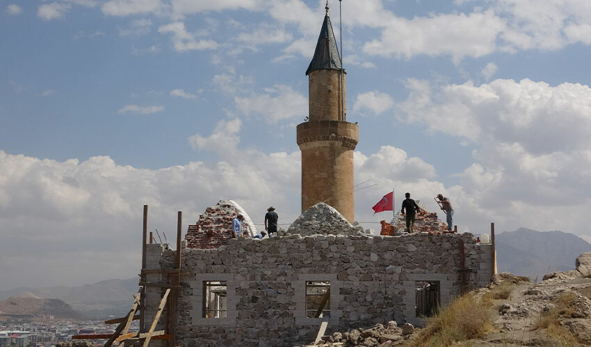 Osmanlı'nın sembolü Süleyman Han Camii ibadete açılıyor Osmanlı'nın sembolü Süleyman Han Camii ibadete açılıyor