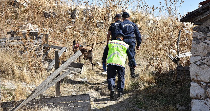 Eskişehir'de vahşet! 25 gündür aranıyordu: Cesedi parçalanmış halde bulundu Eskişehir'de vahşet! 25 gündür aranıyordu: Cesedi parçalanmış halde bulundu