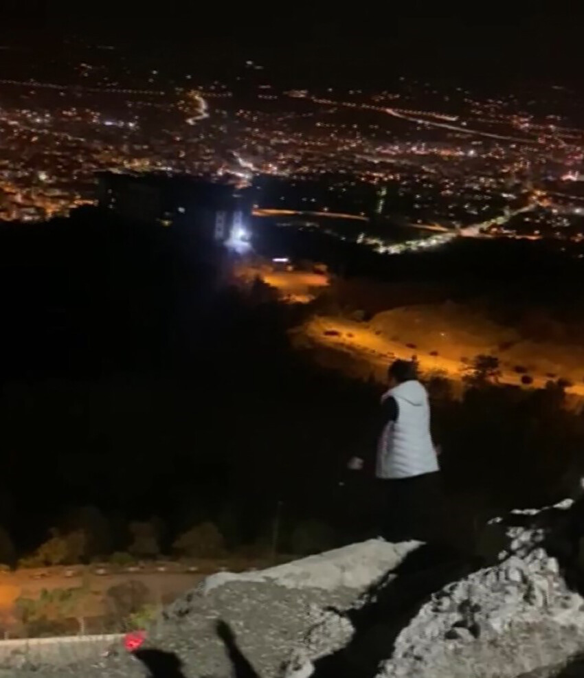 Harput'ta dehşet! Kayalıklara çıkan genç kadın 40 metreden atladı, o anlar kamerada Harput'ta dehşet! Kayalıklara çıkan genç kadın 40 metreden atladı, o anlar kamerada