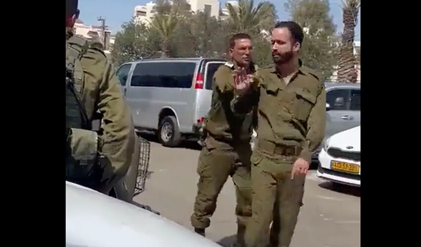 İsrail askerinin Netanyahu'ya tepkisi kameralara yansıdı: 'Arkadaşlarım senin yüzünden öldürüldü!' İsrail askerinin Netanyahu'ya tepkisi kameralara yansıdı: 'Arkadaşlarım senin yüzünden öldürüldü!'
