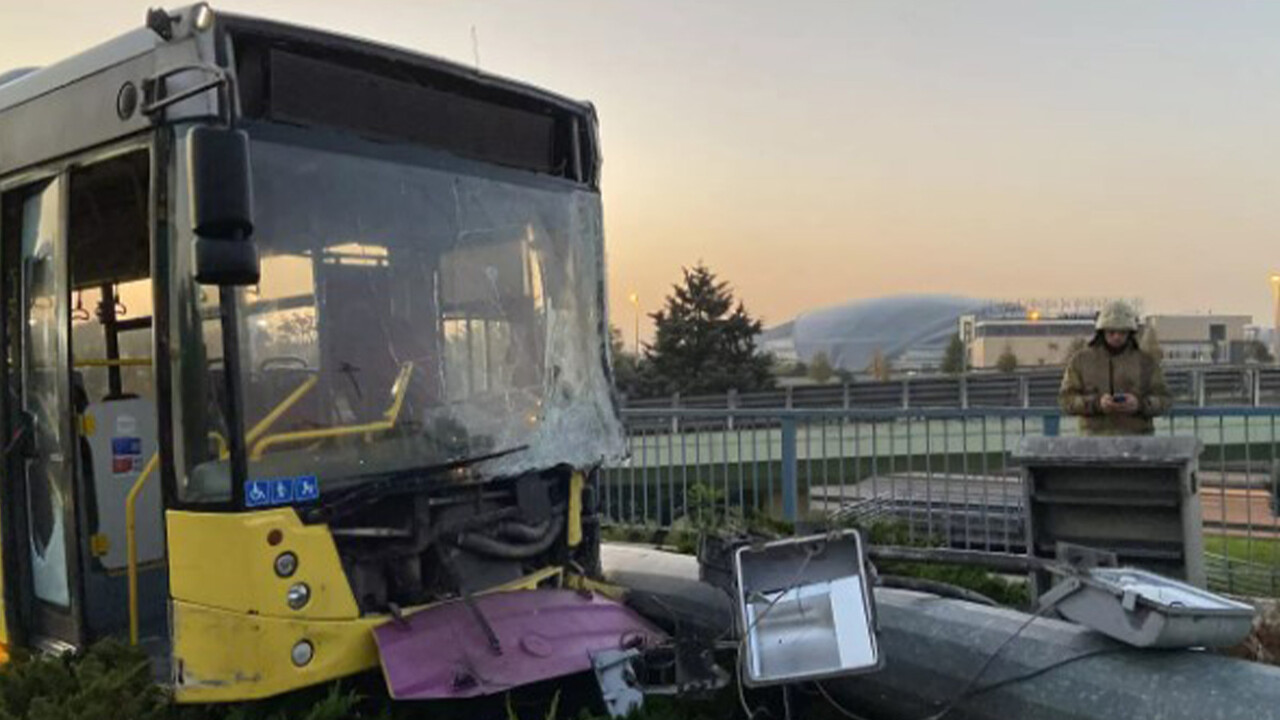 Bahçelievler’de feci kaza! İETT otobüsü direksiyon hakimiyetini kaybetti: 1 Yaralı var