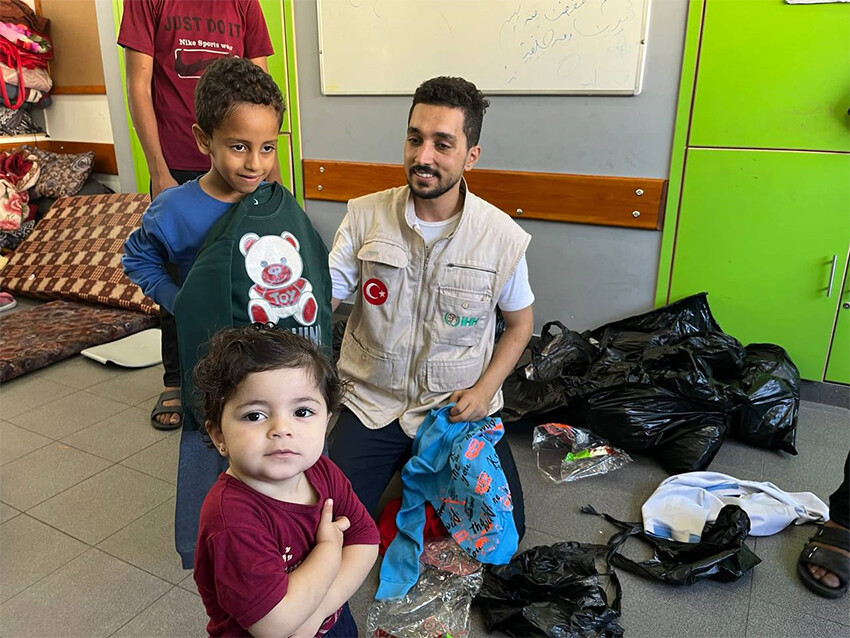 İHH'nın Gazze'ye yardımları sürüyor: 30 bin 794 kişi istifade etti İHH'nın Gazze'ye yardımları sürüyor: 30 bin 794 kişi istifade etti