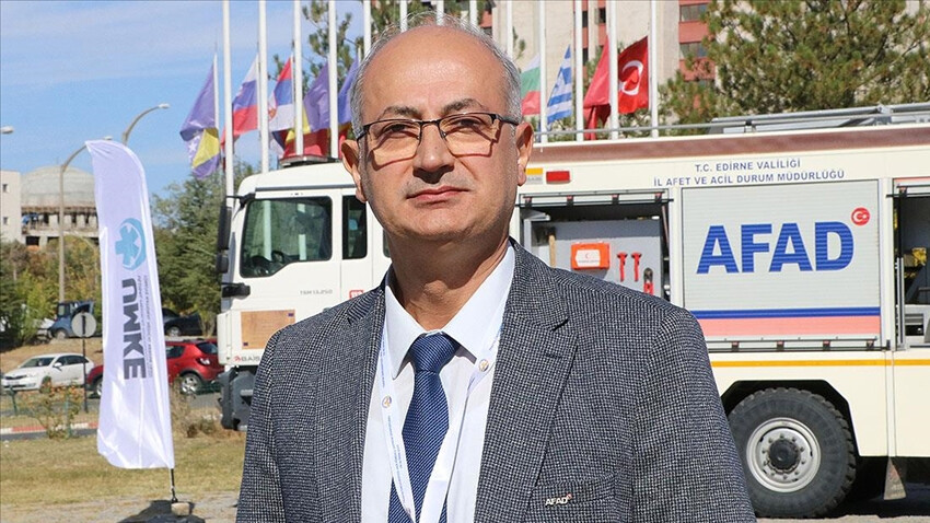 AFAD '7 ili etkileyecek' diyerek Marmara depremine karşı uyardı! 4 aşamalı afet yönetimi planını tek tek açıkladı  AFAD Risk Belirleme ve Önlem Dairesi Başkanı Yılmaz