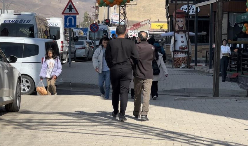 İnsanlık ölmemiş! Bulduğu paranın sahibini 2 hafta aradı İnsanlık ölmemiş! Bulduğu paranın sahibini 2 hafta aradı