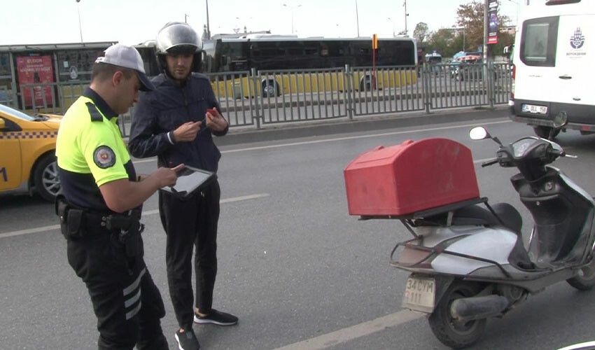 Emniyet kemeri takmadı diye ceza yedi, sözleri herkesi şaşırttı Emniyet kemeri takmadı diye ceza yedi, sözleri herkesi şaşırttı