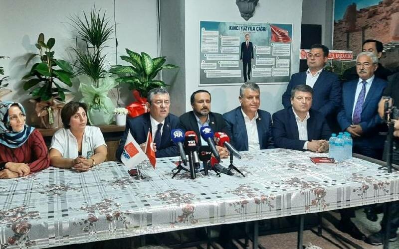 CHP’li Özgür Özel’den ‘değişim’ çıkışı: Partinin tümü zarar görür CHP’li Özgür Özel’den ‘değişim’ çıkışı: Partinin tümü zarar görür