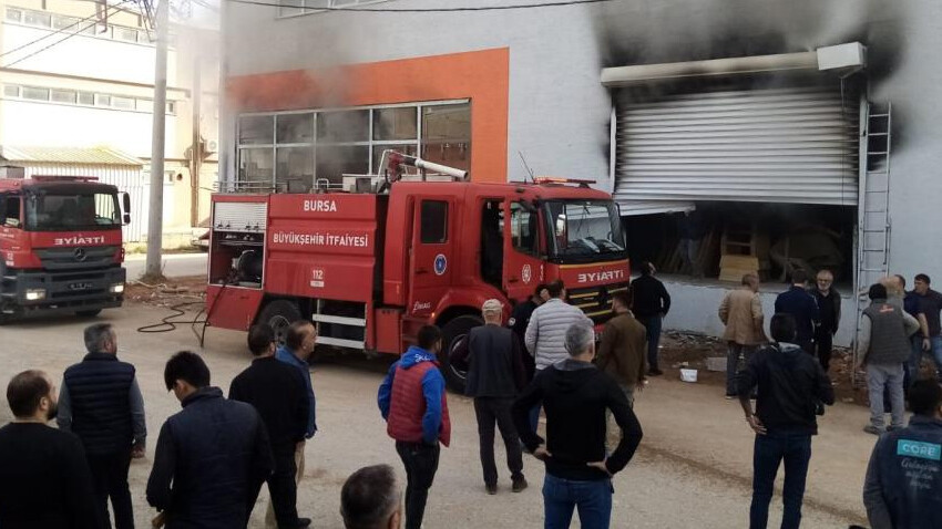 Bursa'da mobilya imalathanesinde yangın paniği bursa yangın