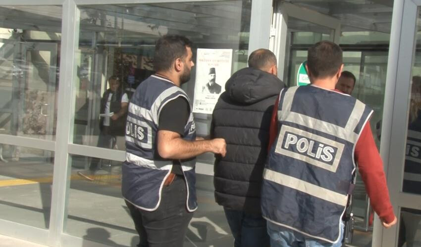 3 hırsız şehidin evini soydu! 312 saatlik kamera incelemesinin ardından yakalandı 3 hırsız şehidin evini soydu! 312 saatlik kamera incelemesinin ardından yakalandı
